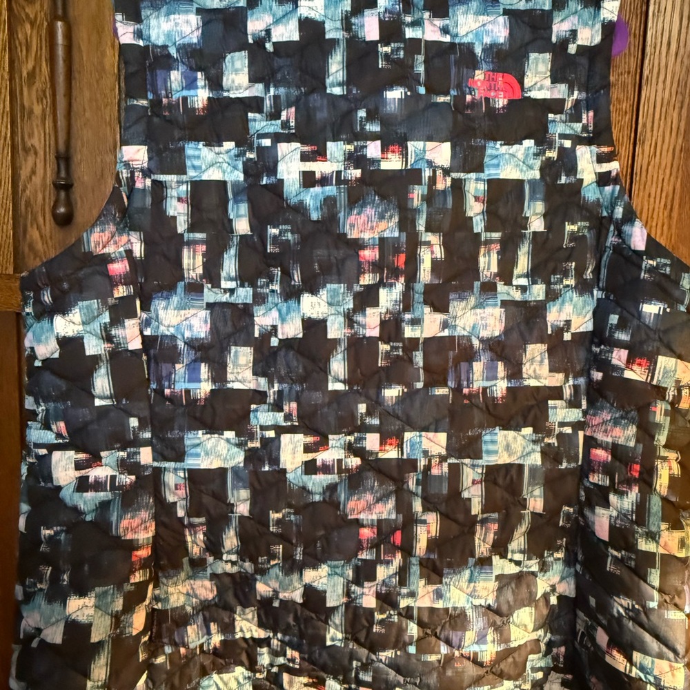 North Face Patterned Vest - image 5